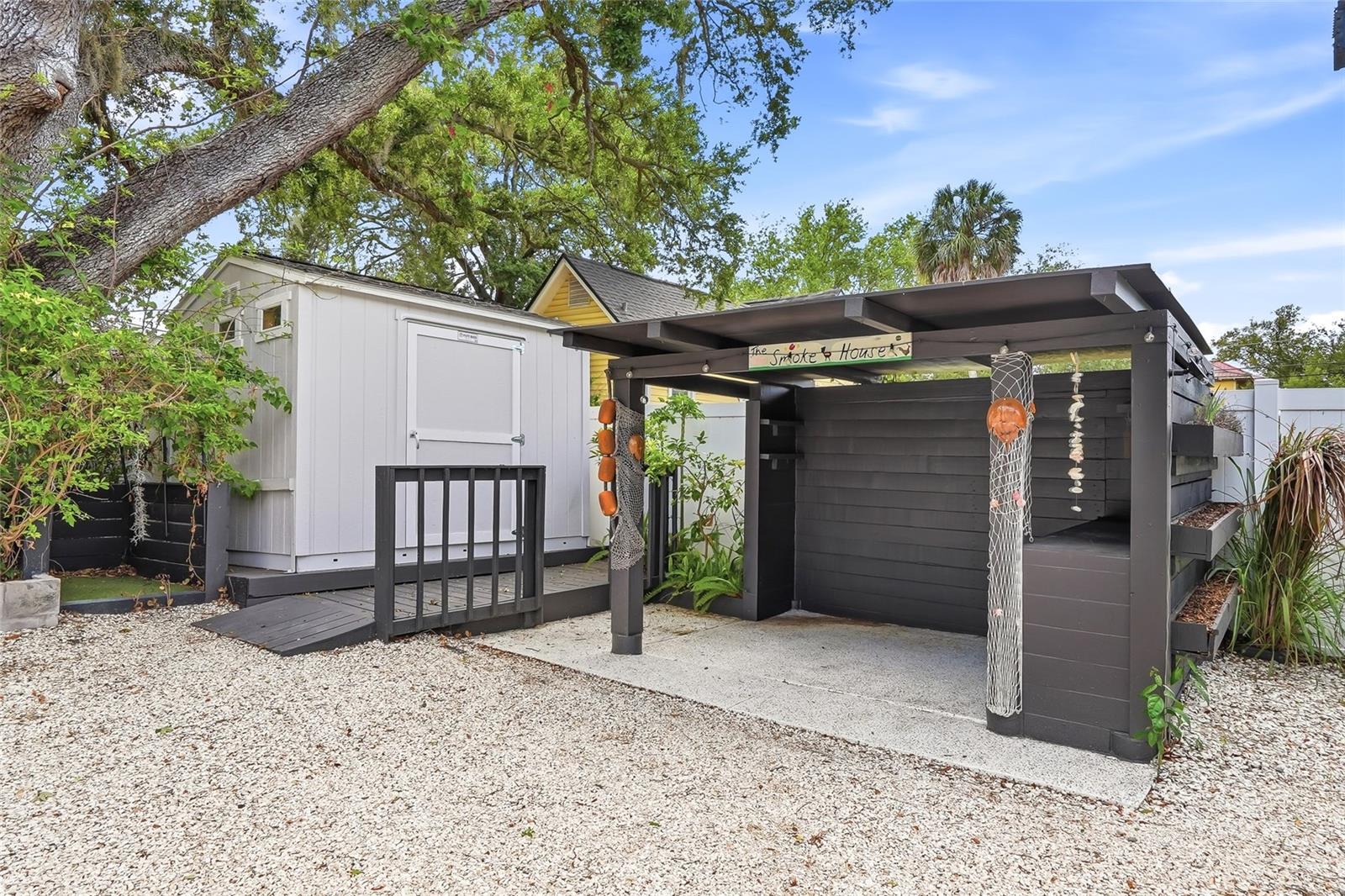 YEATS 1ST ADD TO PORT TAMPA CIRCLE - Residential