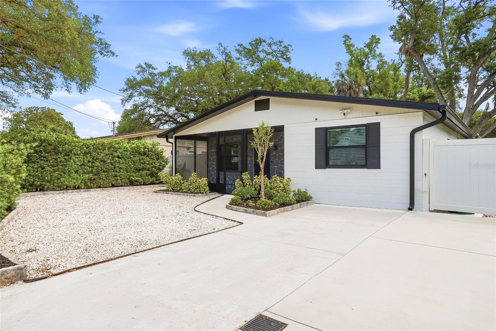 YEATS 1ST ADD TO PORT TAMPA CIRCLE - Residential