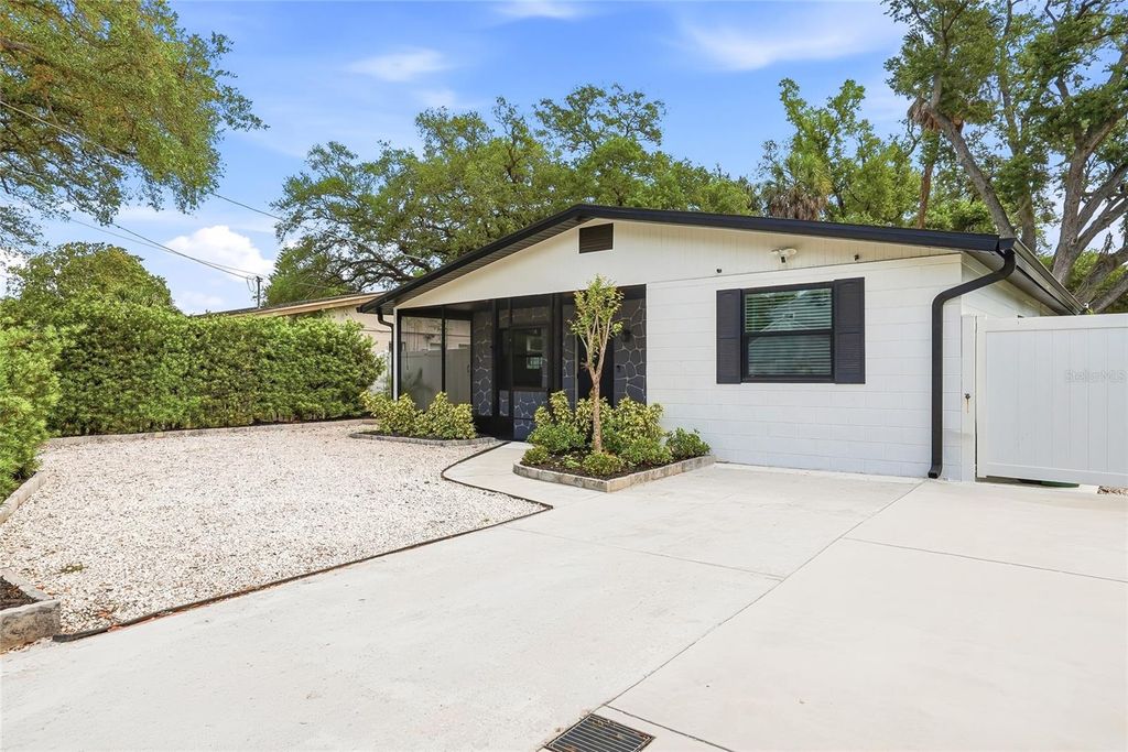 Photo of 6828 S Wall Street, Tampa, FL 33616 (MLS # TB8494544)