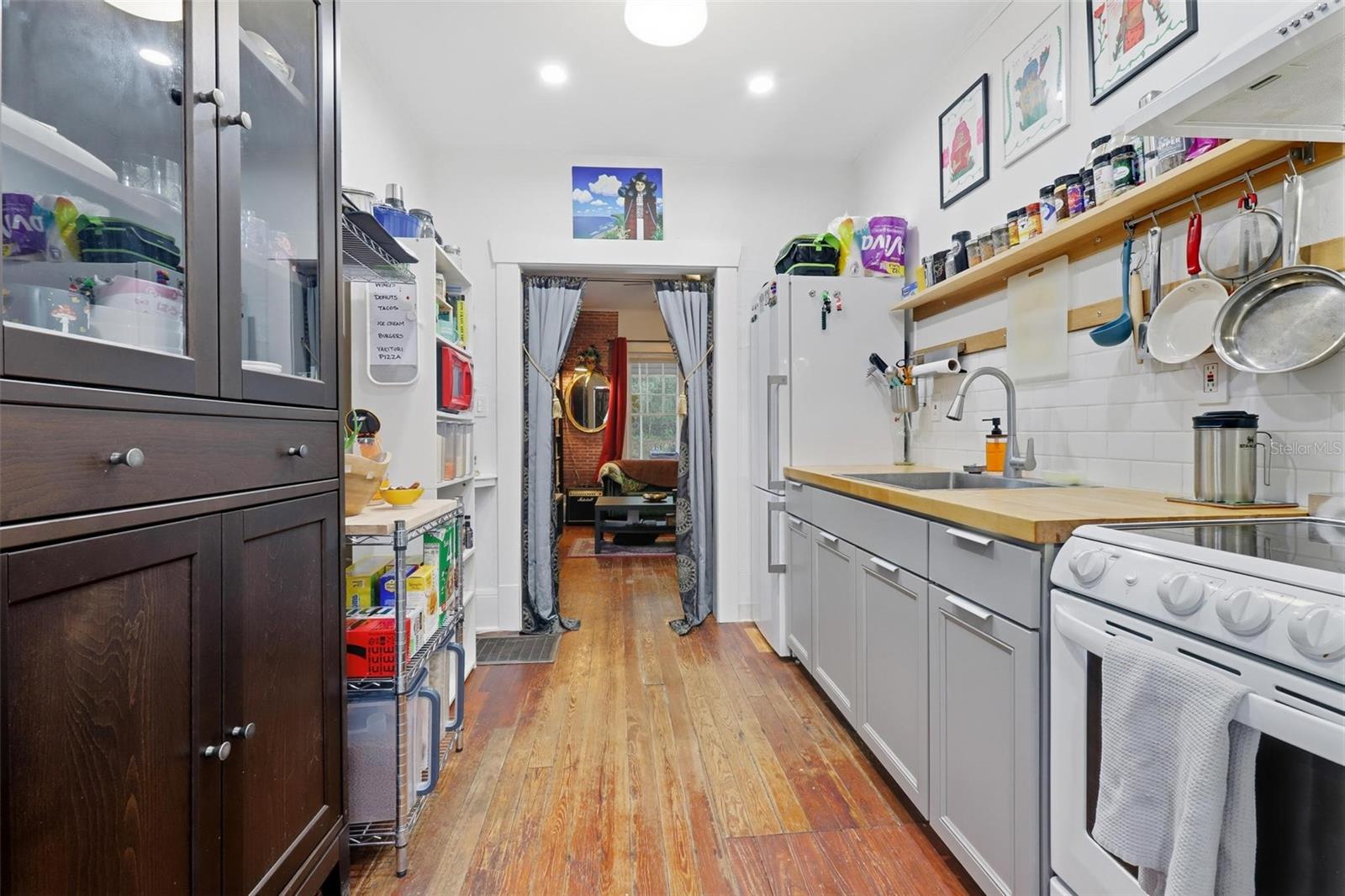 WILSONS BLK 85-86 DELAND - Residential