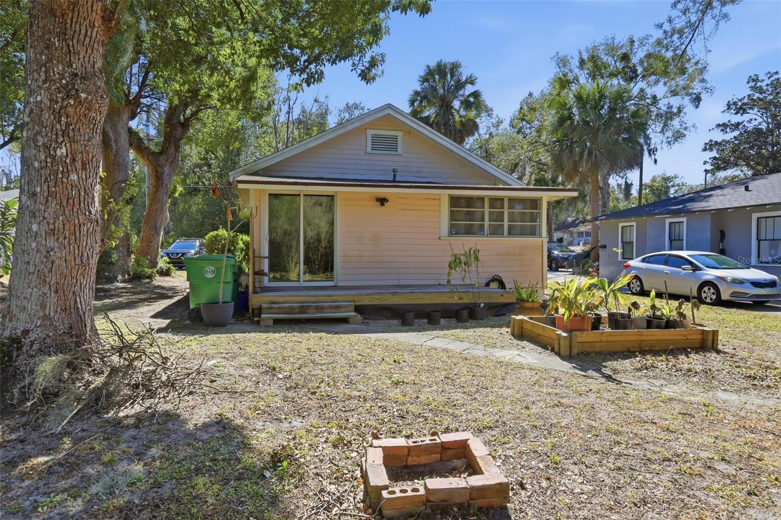 WILSONS BLK 85-86 DELAND - Residential