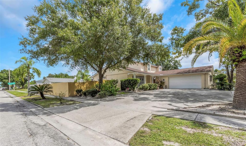 Photo of 6409 Heather Moor Court, Tampa, FL 33634 (MLS # S5135792)