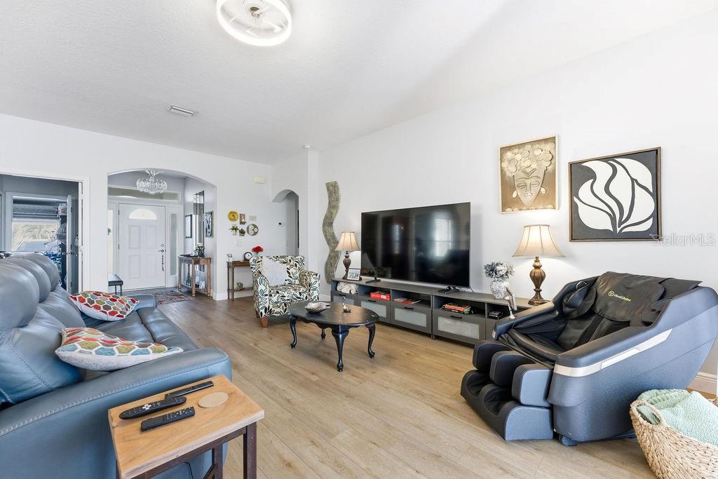 SUMMERGLEN PH 05 - Residential