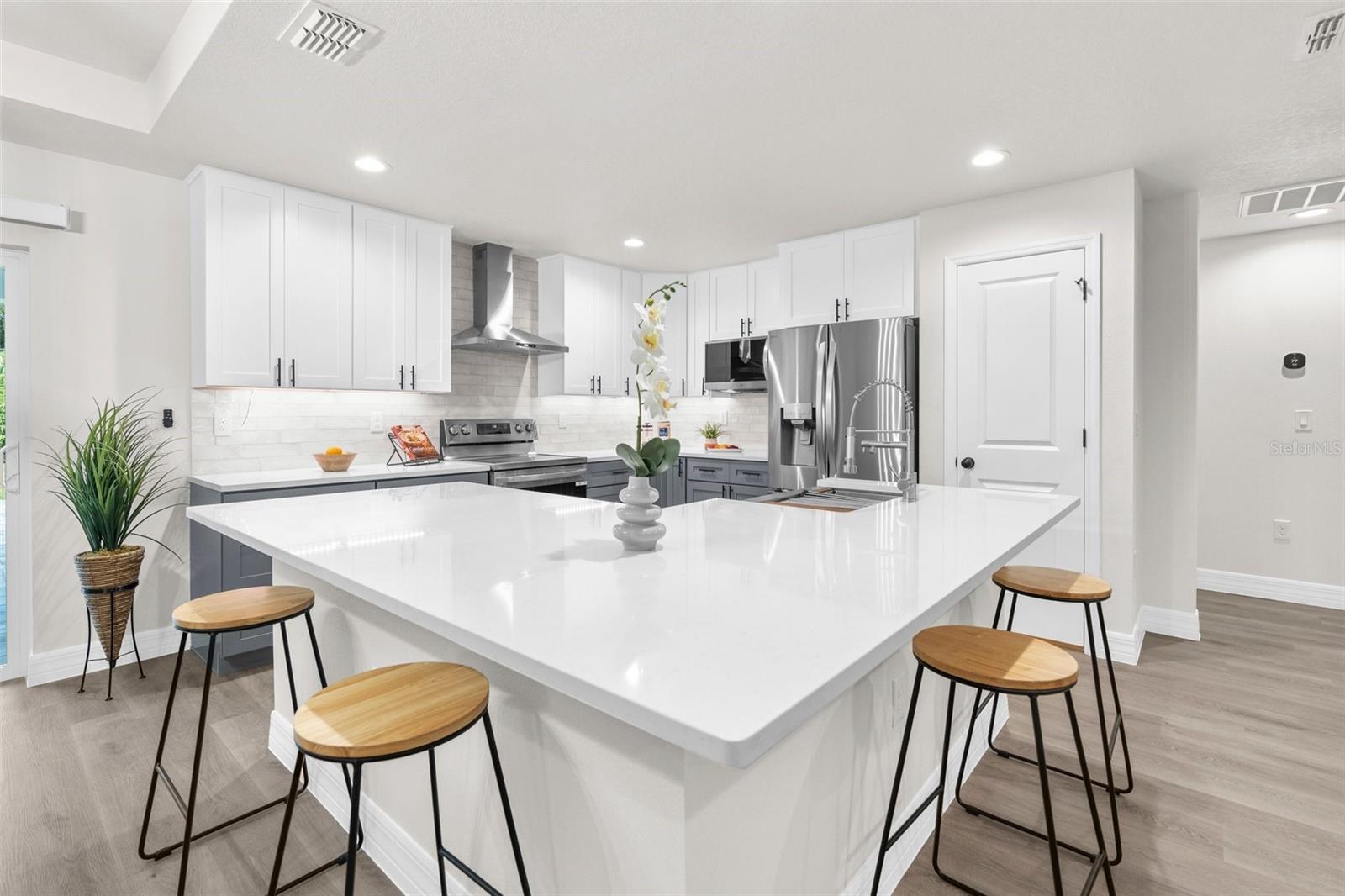 SPRING HILL - Residential