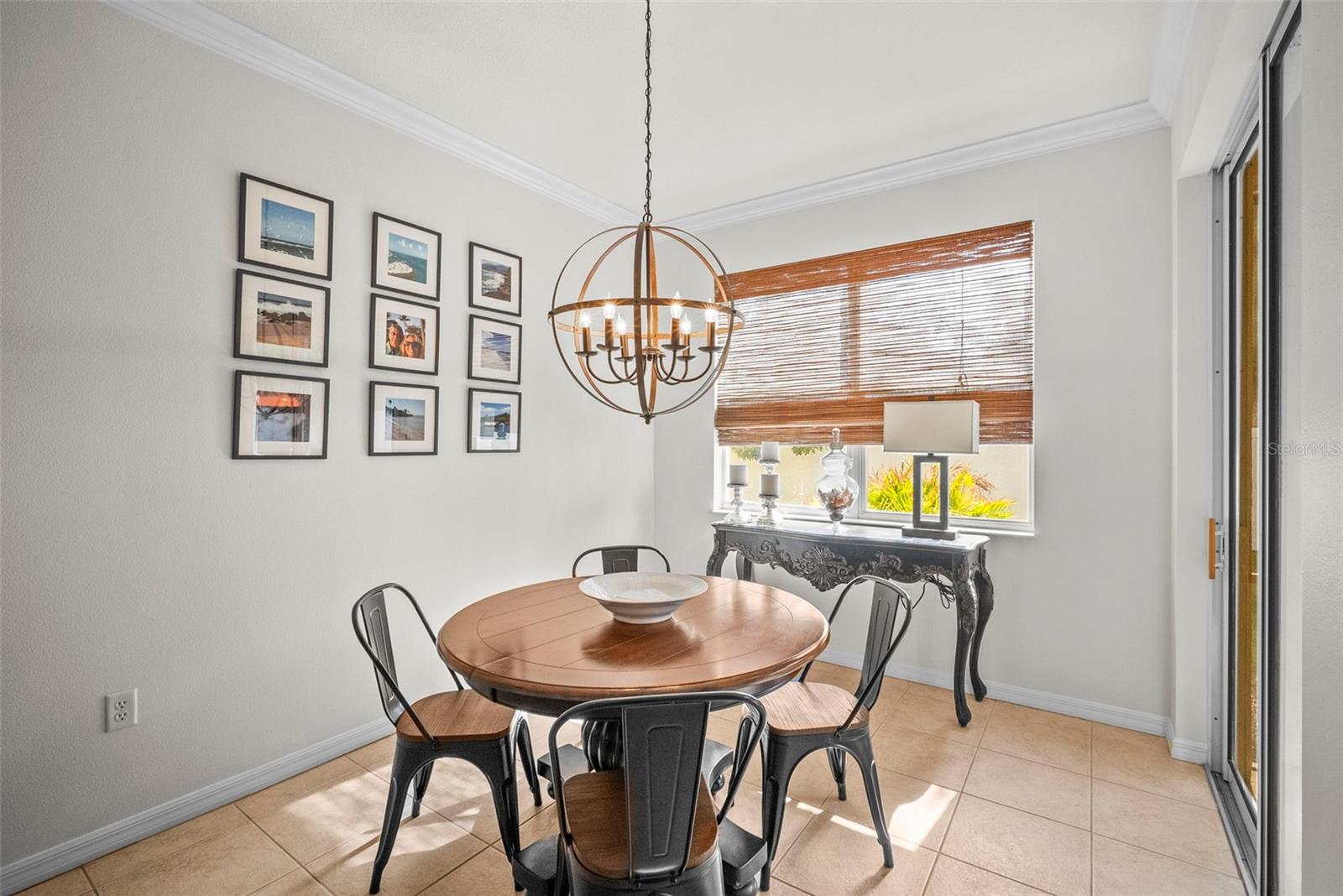 PALM LAKES - Residential