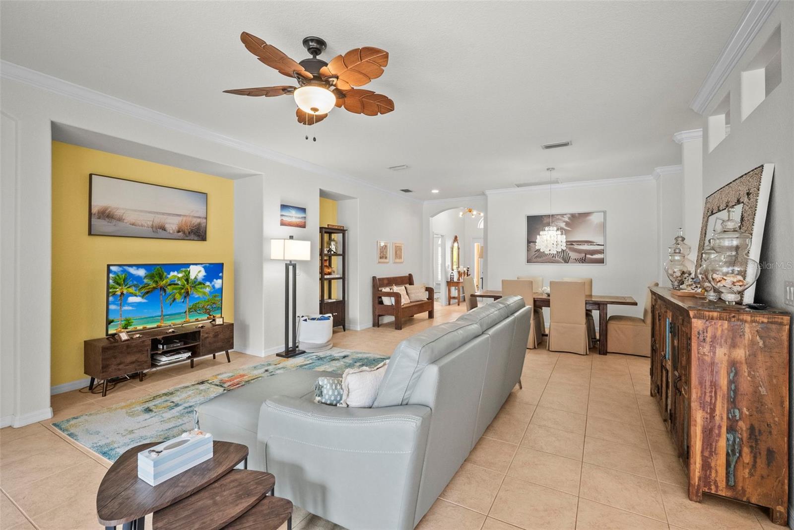 PALM LAKES - Residential