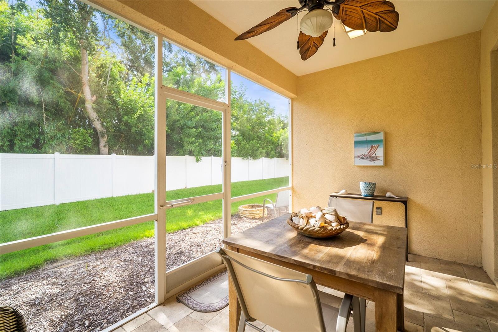 PALM LAKES - Residential