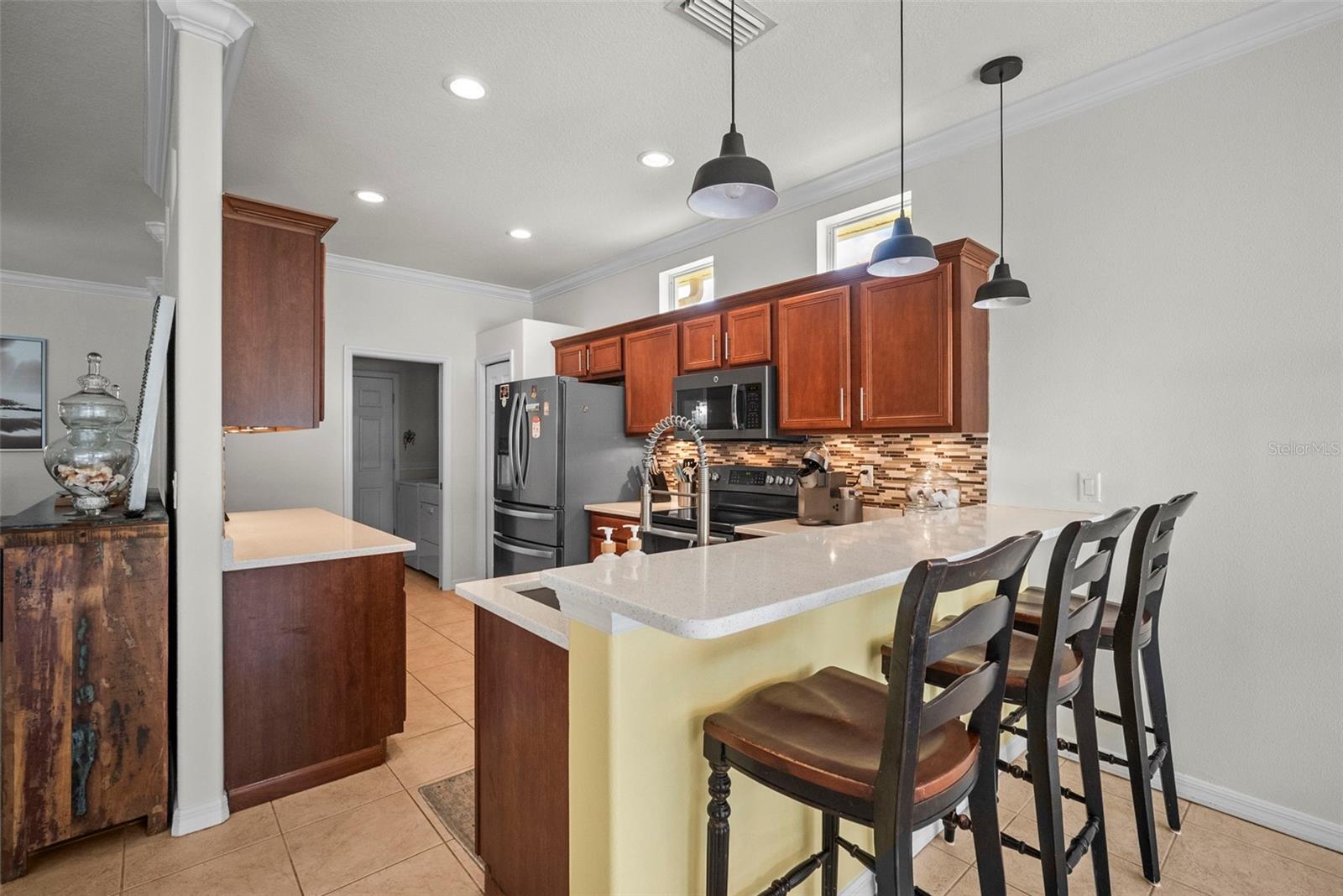 PALM LAKES - Residential