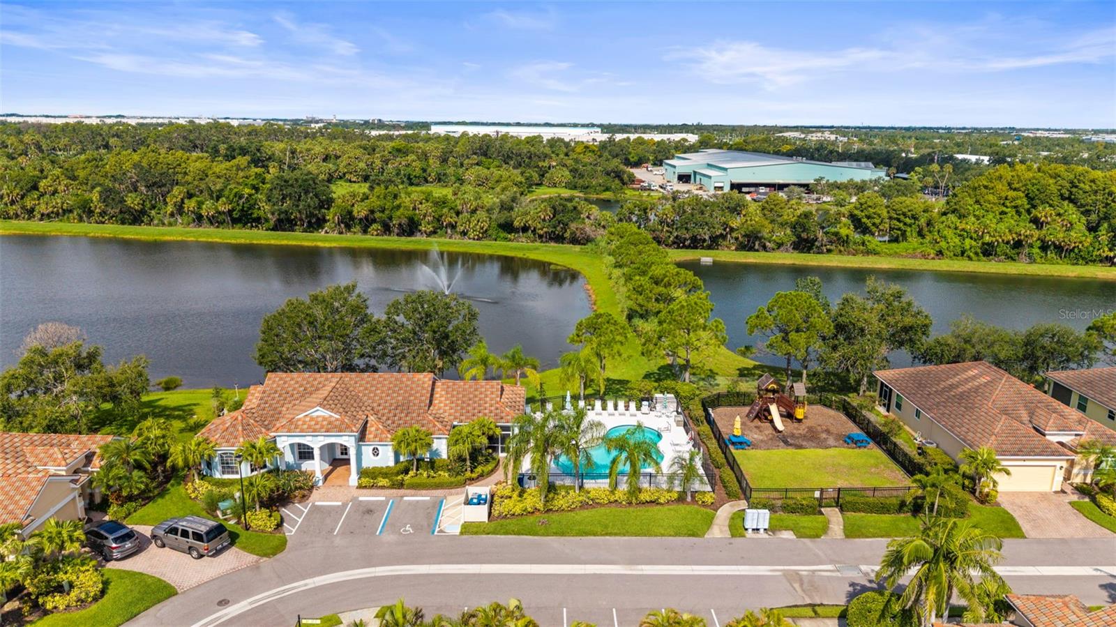 PALM LAKES - Residential