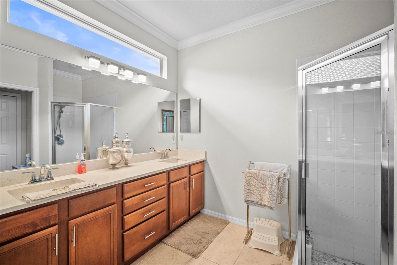 PALM LAKES - Residential