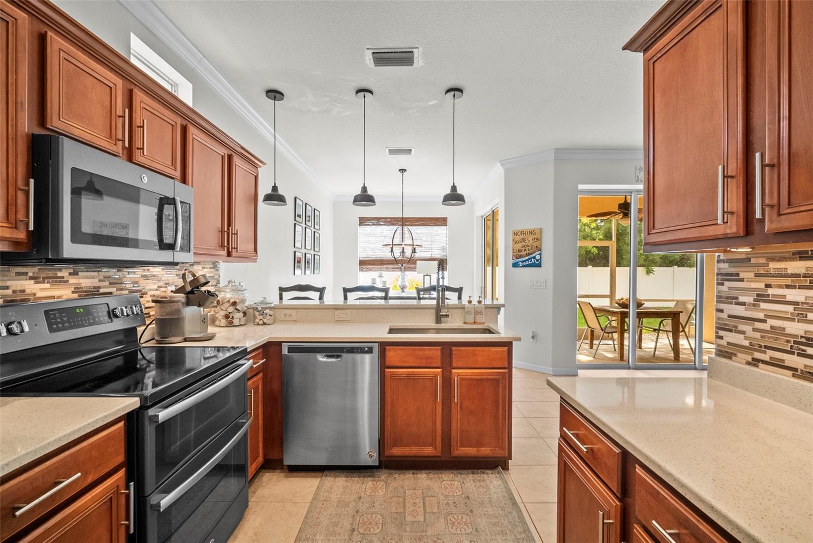 PALM LAKES - Residential