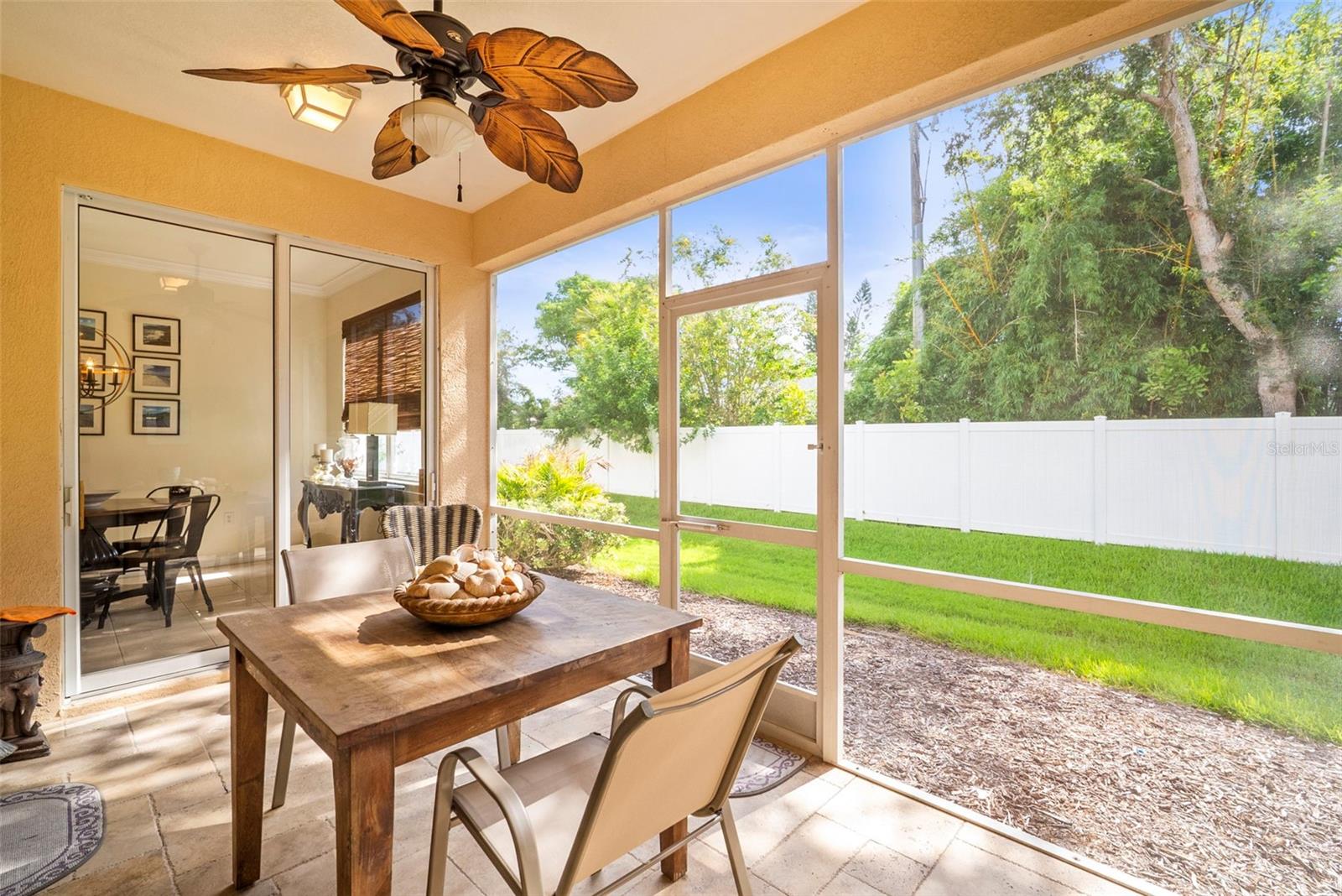 PALM LAKES - Residential