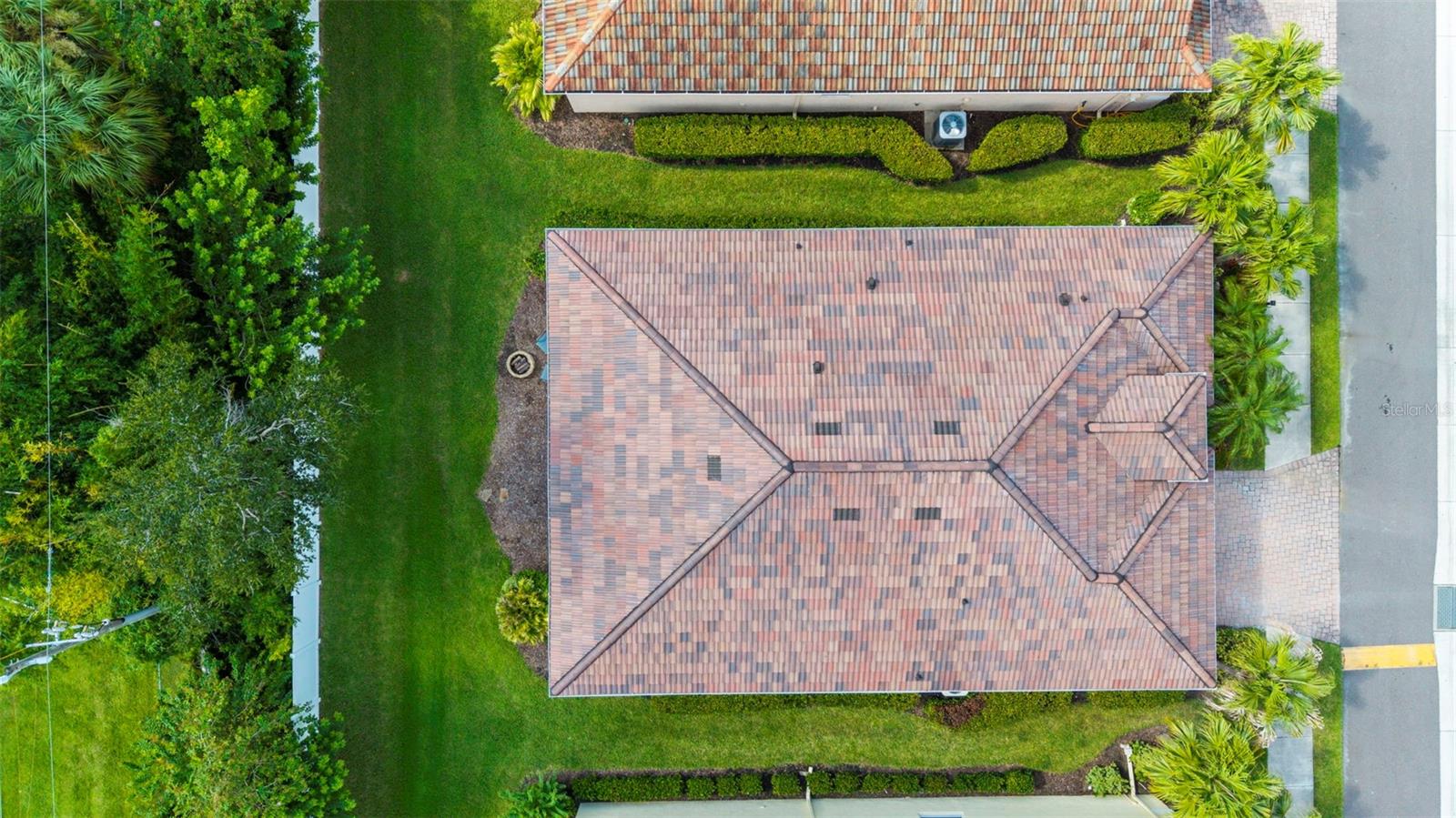 PALM LAKES - Residential