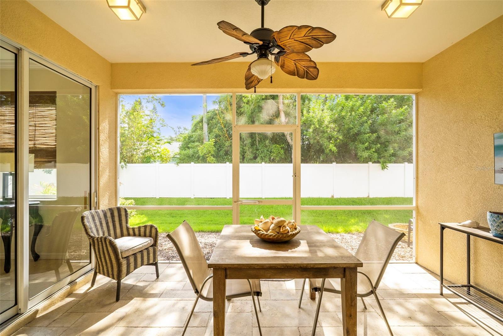 PALM LAKES - Residential