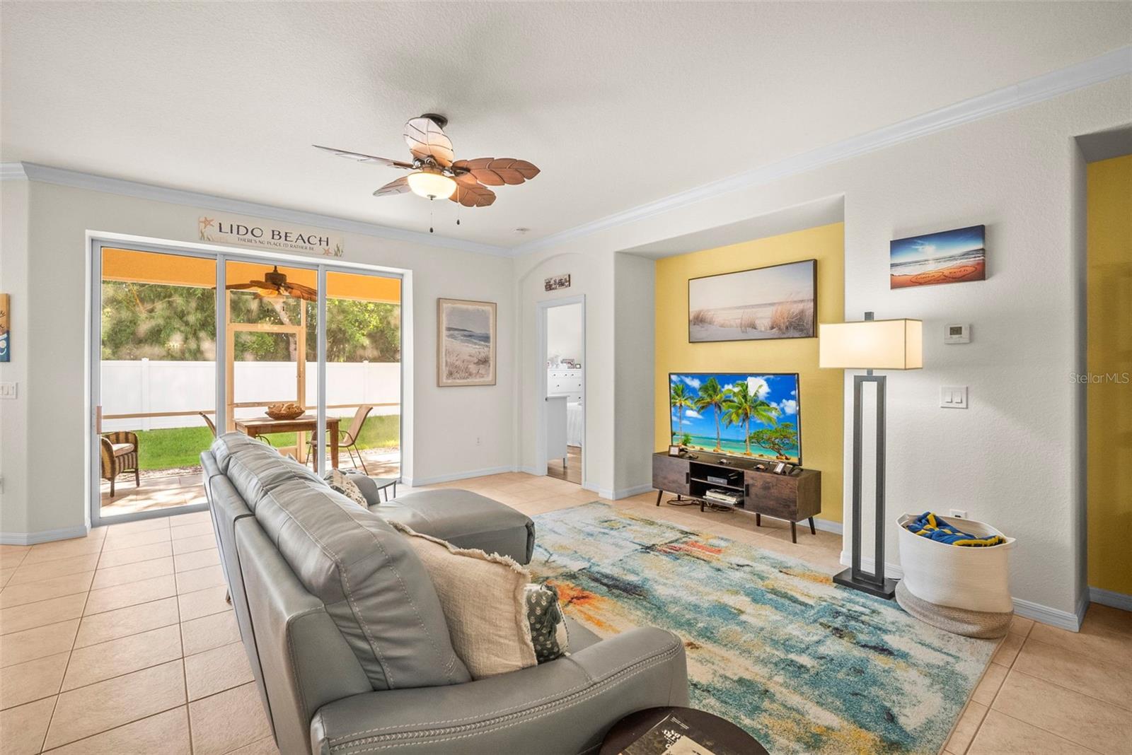 PALM LAKES - Residential