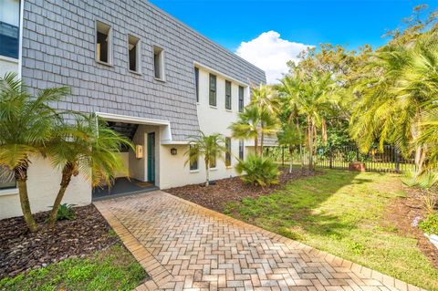 708 LYNDHURST 104 DUNEDIN FL 34698
