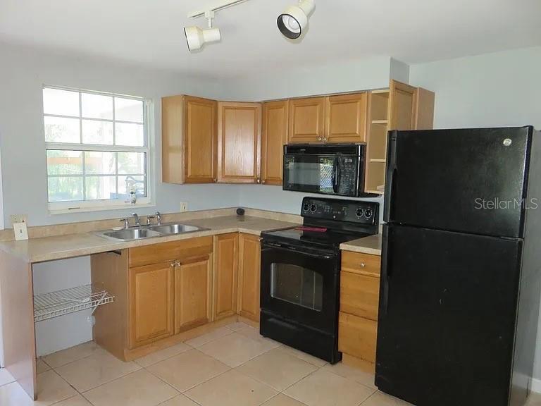 PRATHERS REV - Residential Lease