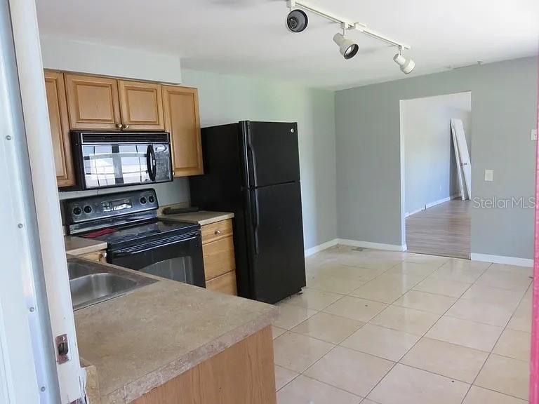 PRATHERS REV - Residential Lease