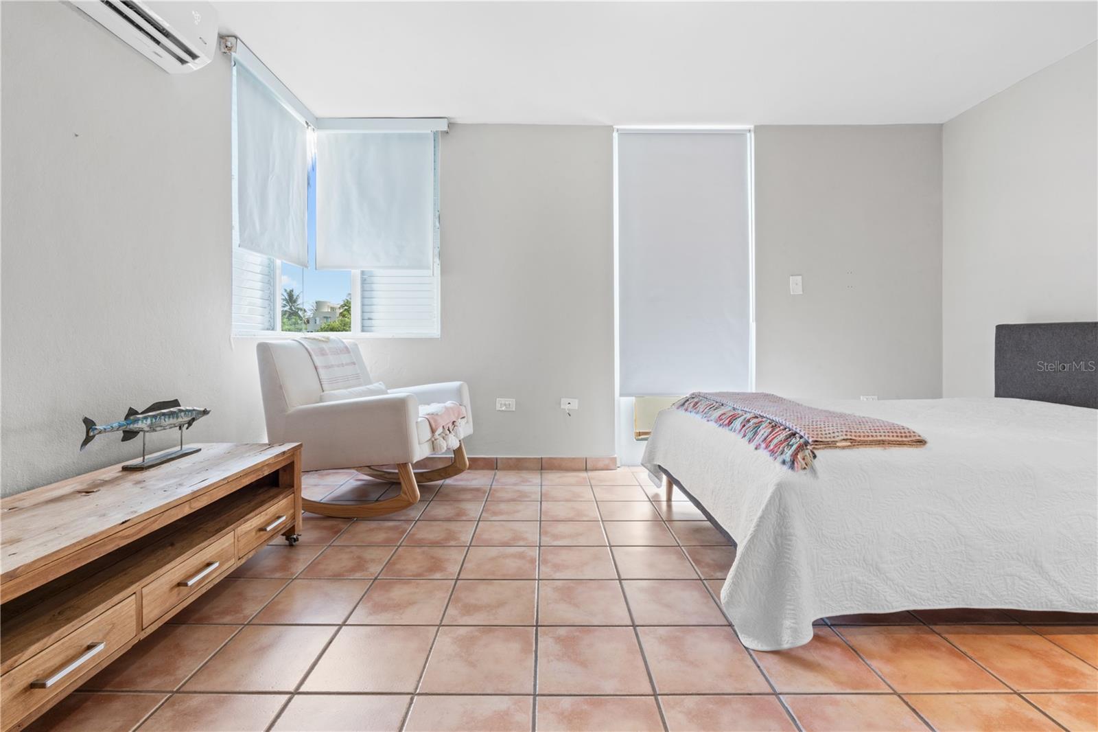 VILLAS DE GOLF WEST - Residential