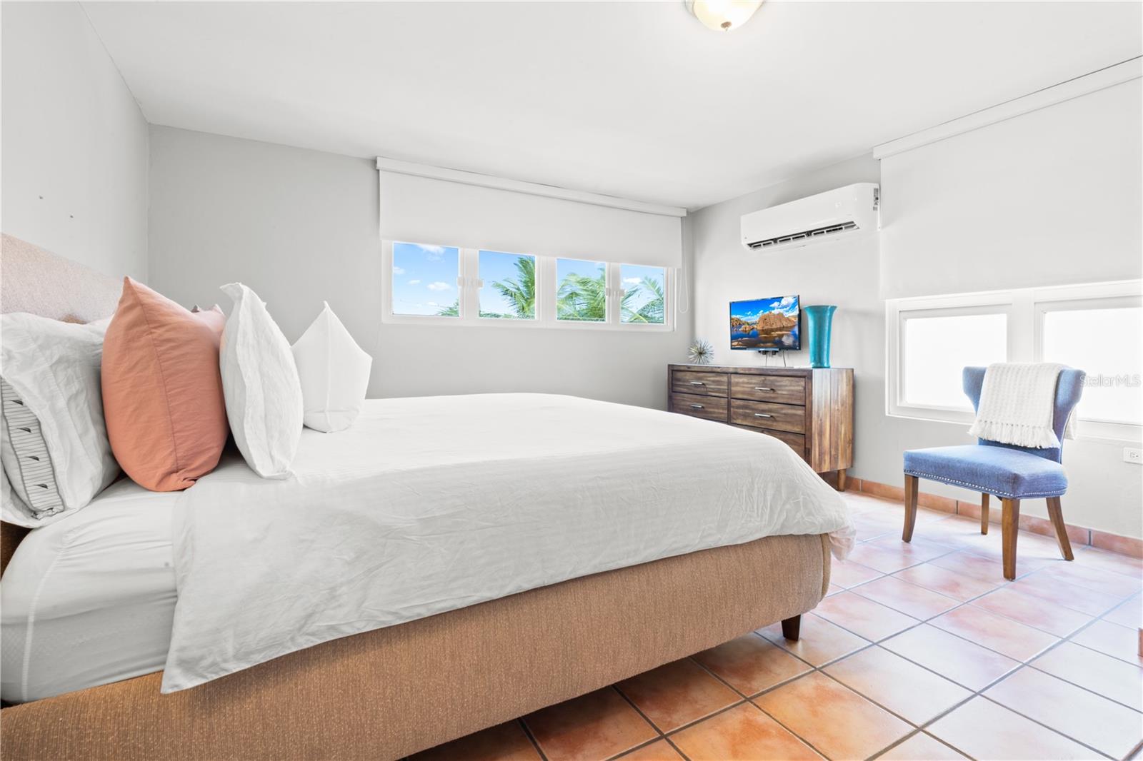 VILLAS DE GOLF WEST - Residential