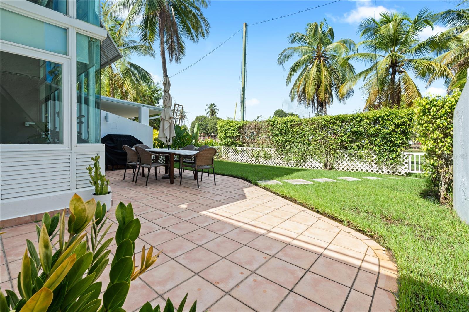 VILLAS DE GOLF WEST - Residential