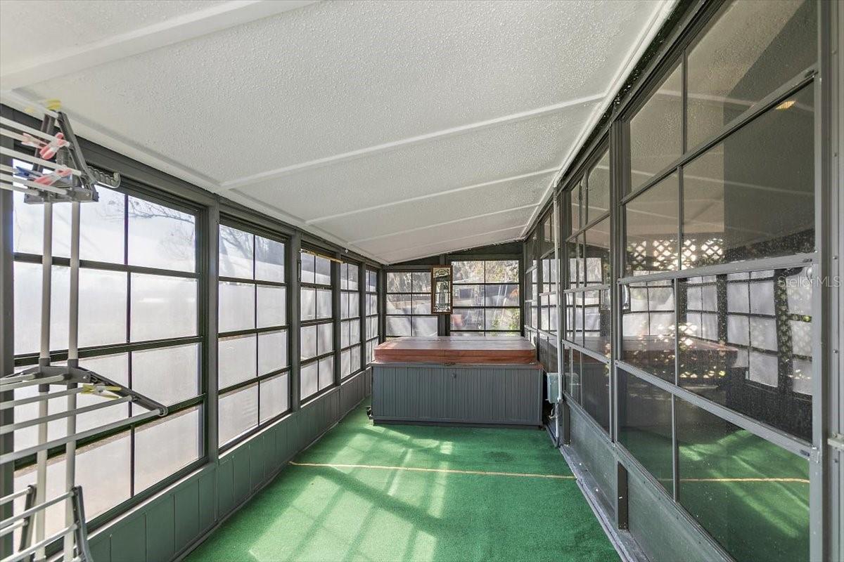 RIVER PARK TRAILER - Residential