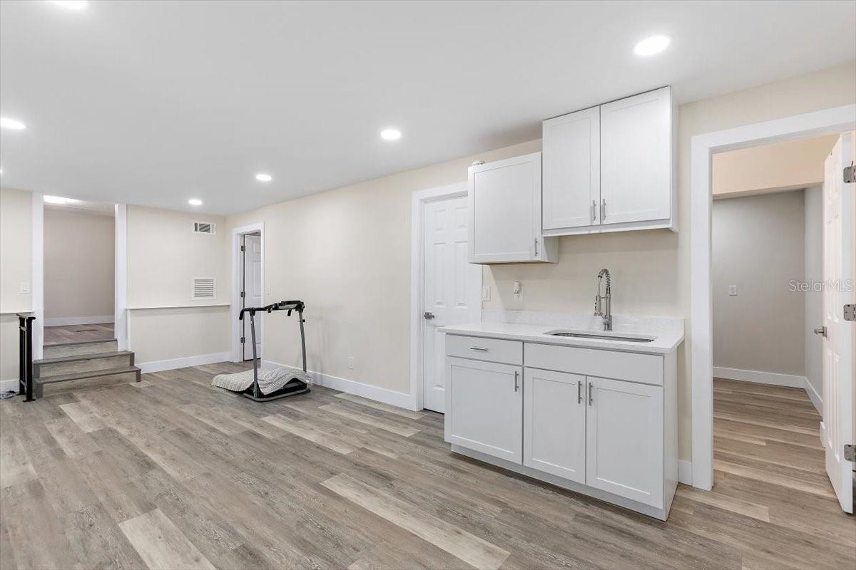 RIVER PARK TRAILER - Residential