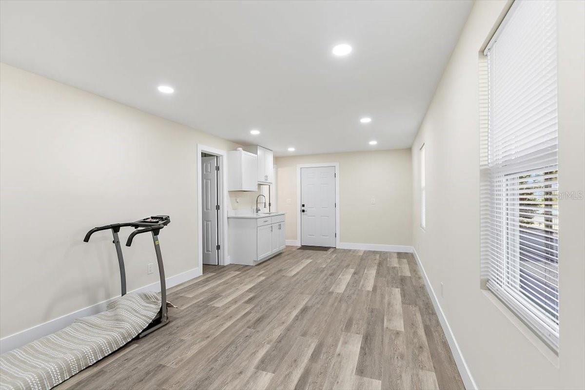 RIVER PARK TRAILER - Residential