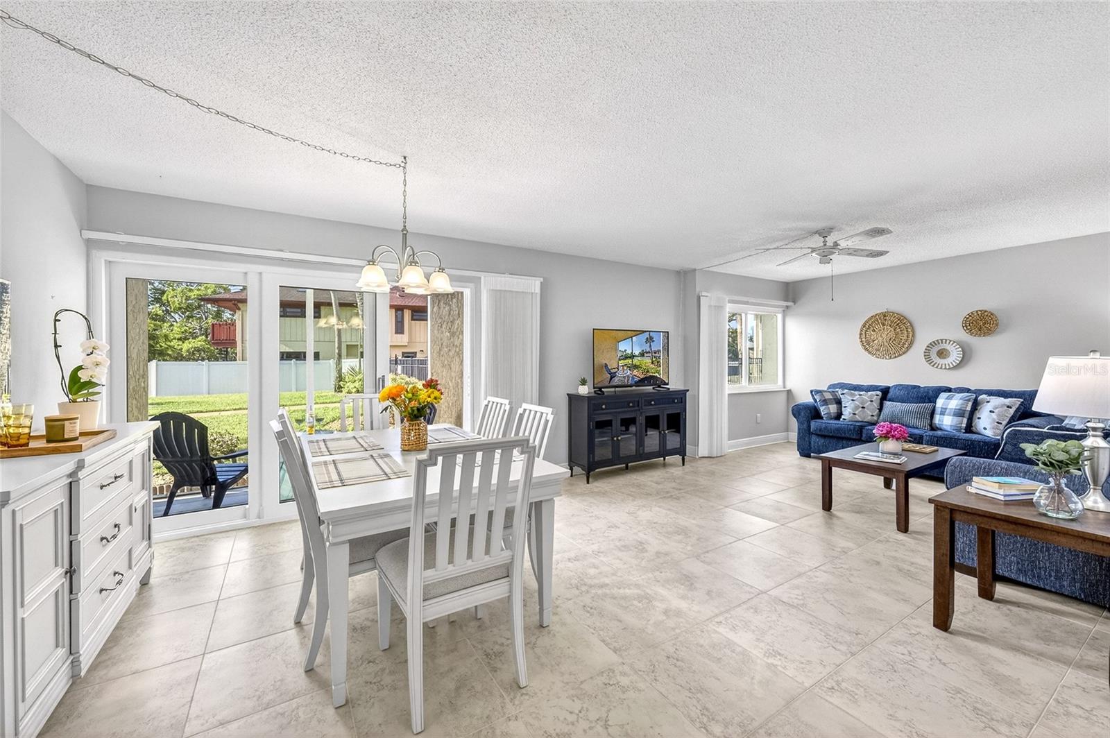 LYONS COVE - Residential