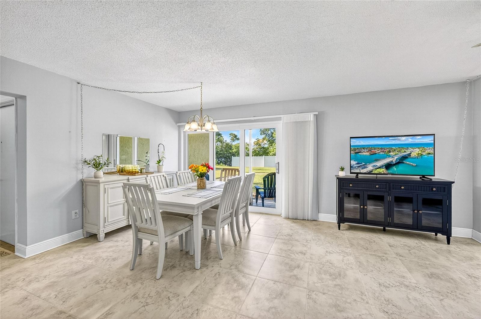 LYONS COVE - Residential