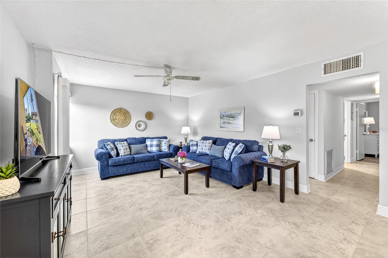 LYONS COVE - Residential