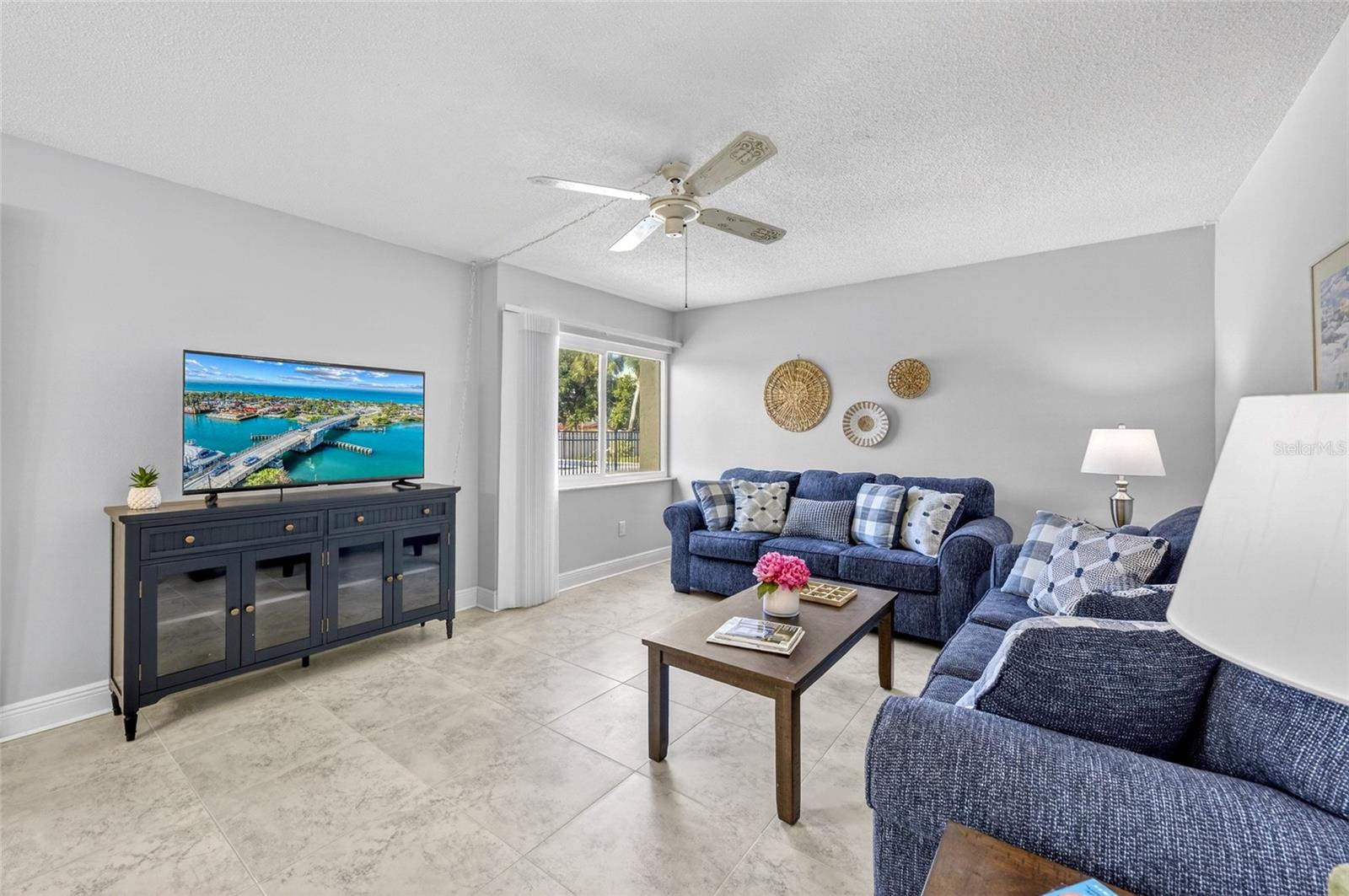 LYONS COVE - Residential
