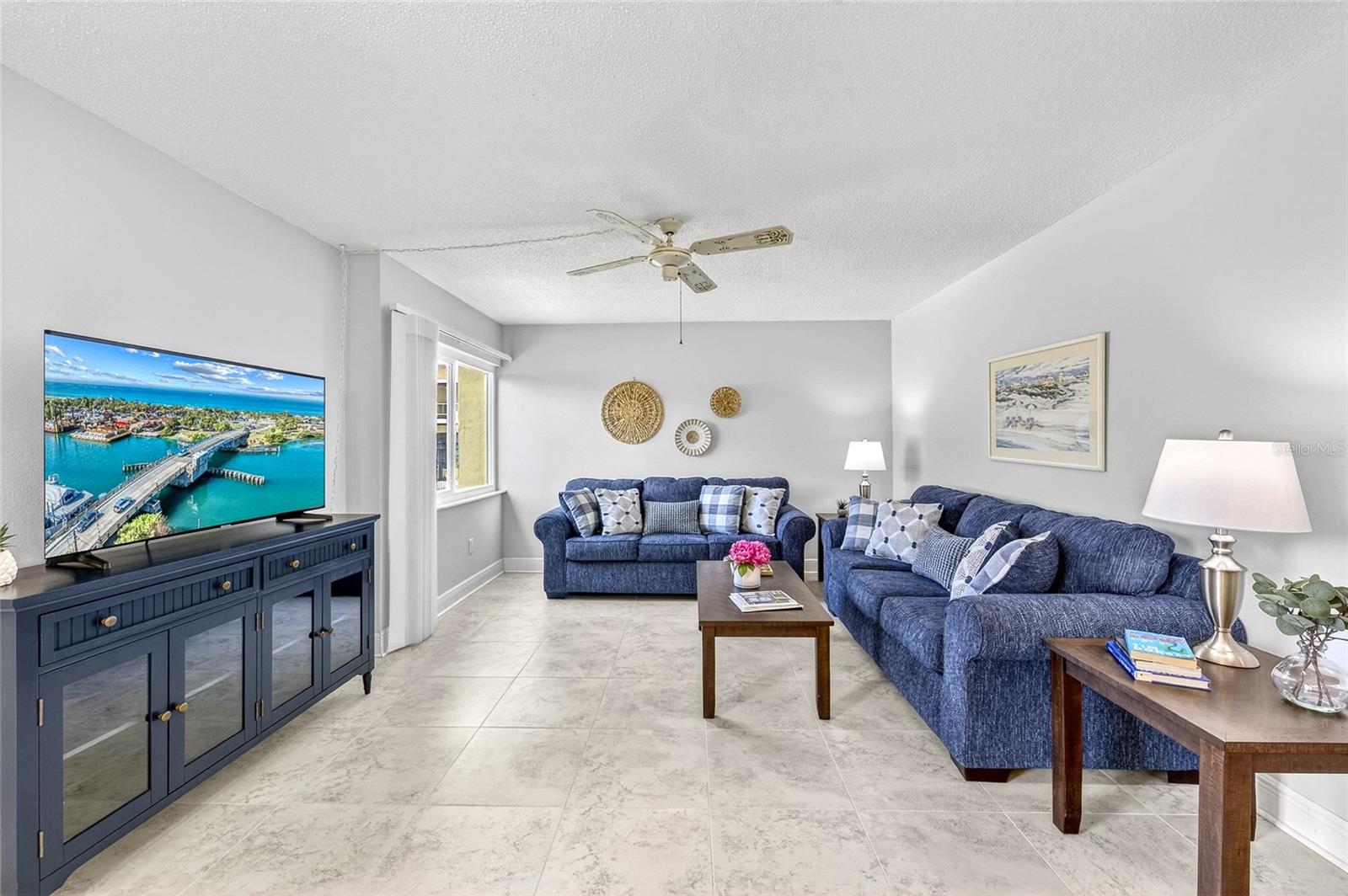 LYONS COVE - Residential