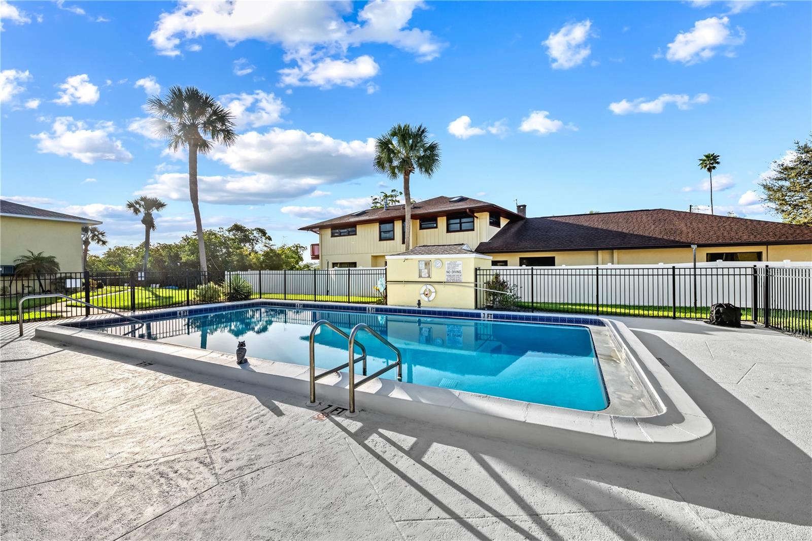 LYONS COVE - Residential