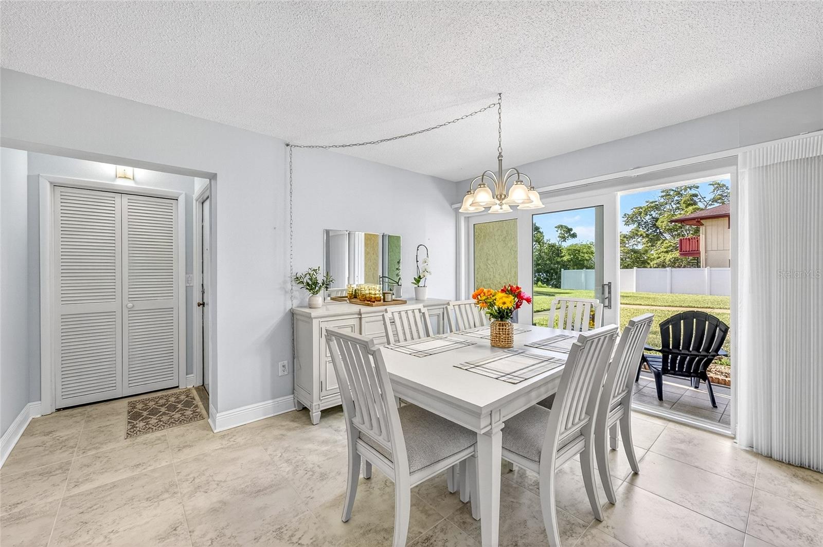 LYONS COVE - Residential