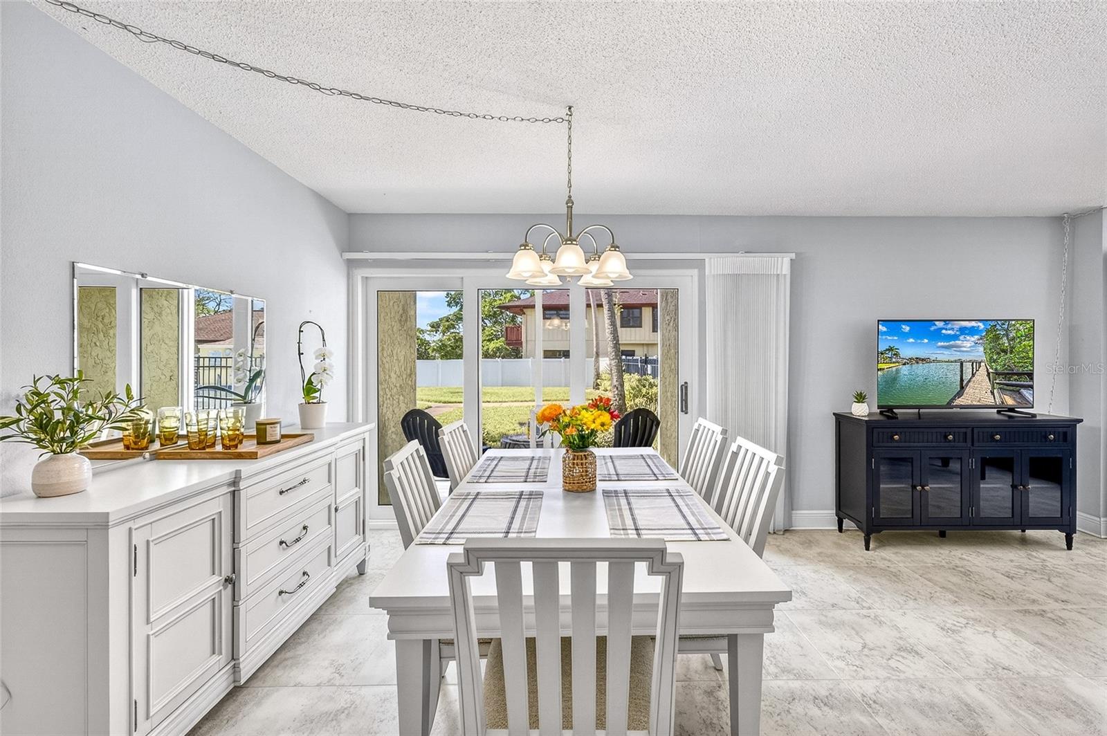 LYONS COVE - Residential