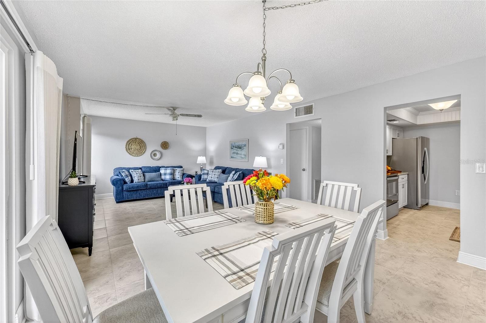 LYONS COVE - Residential