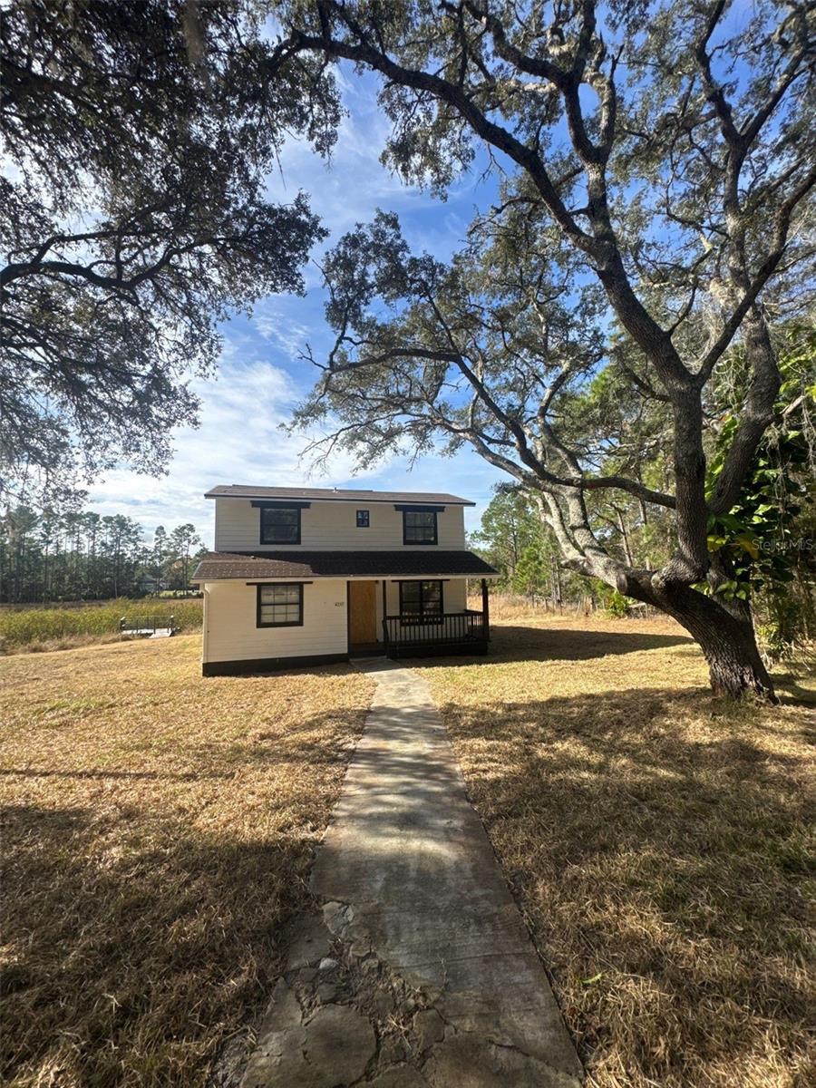 42111 CHINABERRY COURT