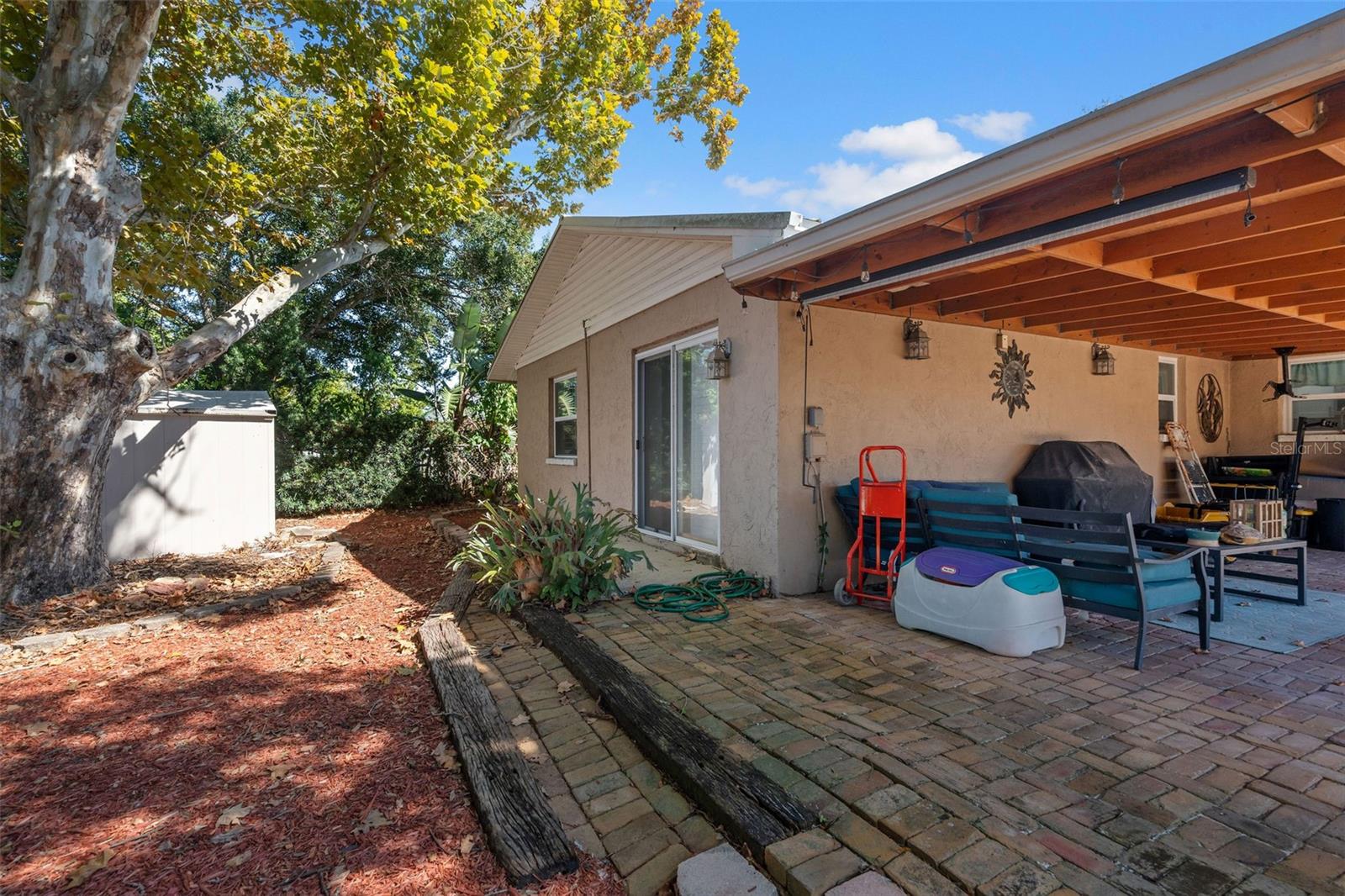 OAK VIEW MANOR - Residential