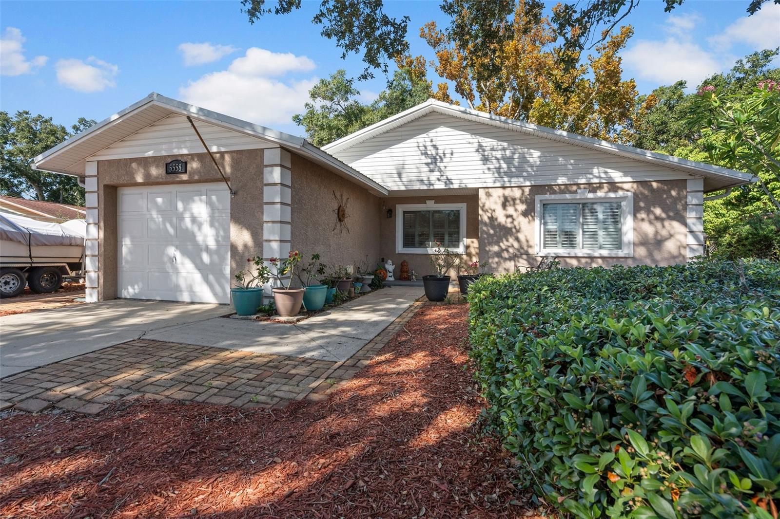 OAK VIEW MANOR - Residential