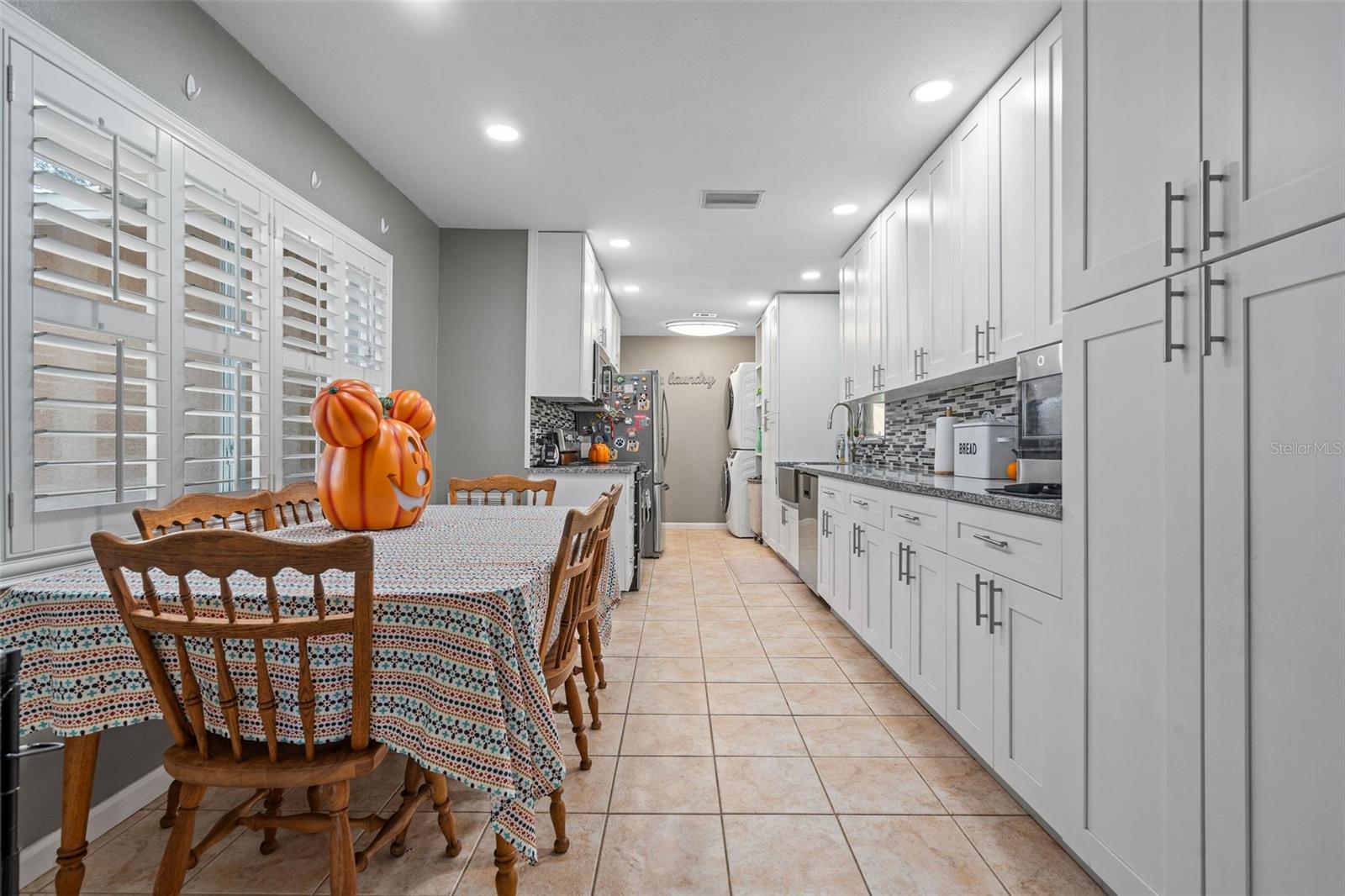 OAK VIEW MANOR - Residential