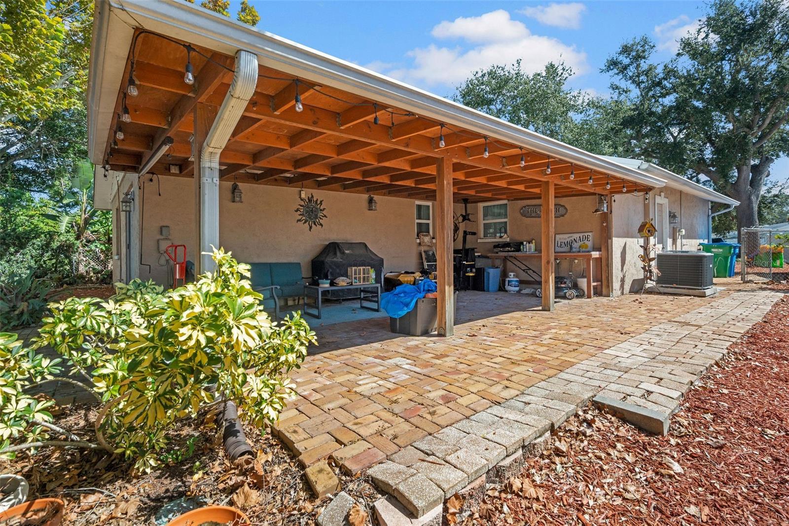 OAK VIEW MANOR - Residential