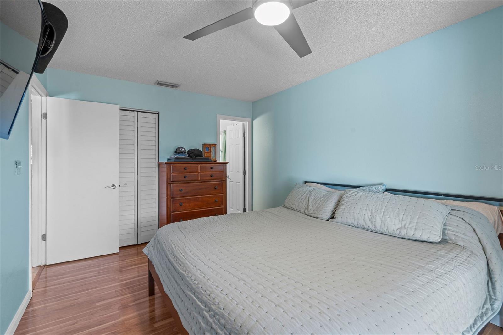 OAK VIEW MANOR - Residential