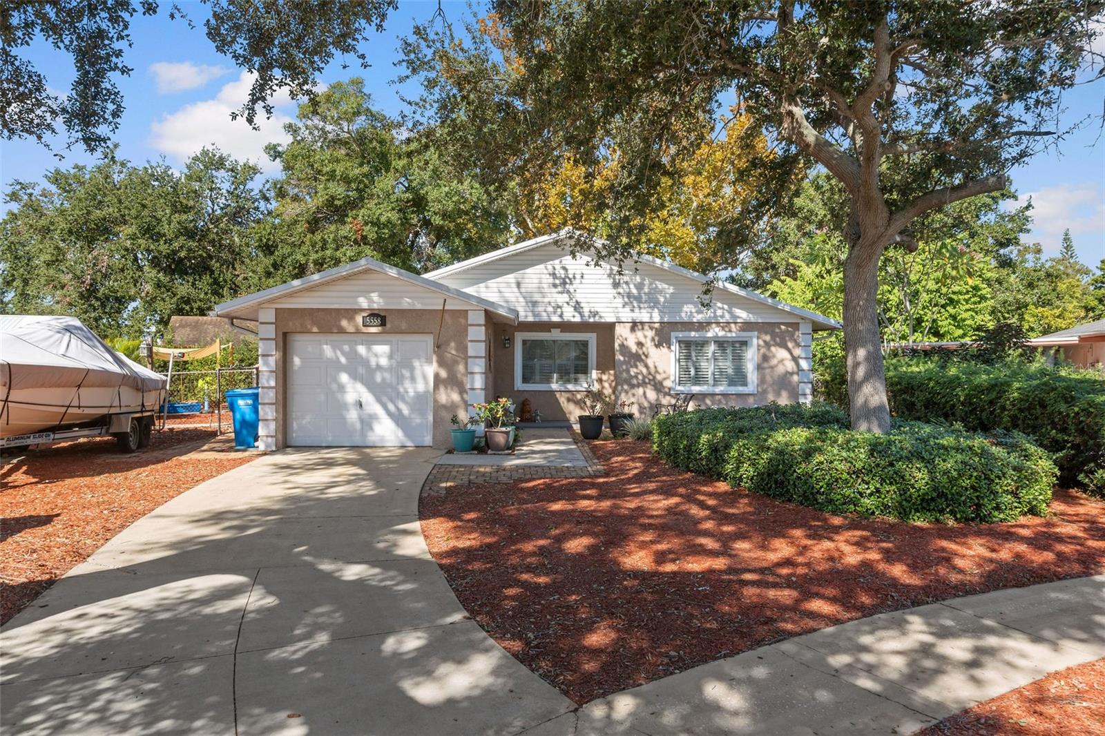 OAK VIEW MANOR - Residential