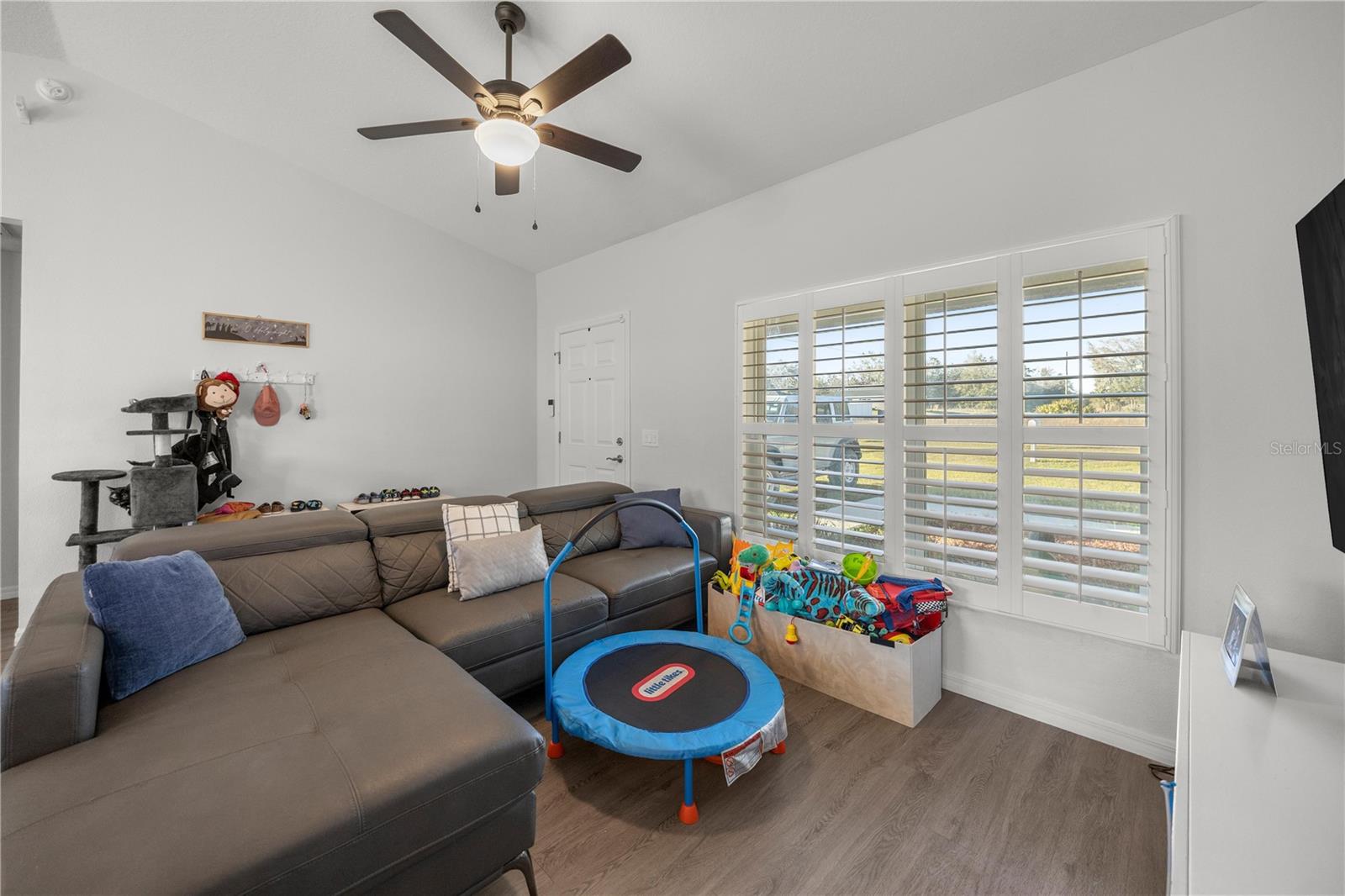 ROLLING RANCH ESTATE - Residential