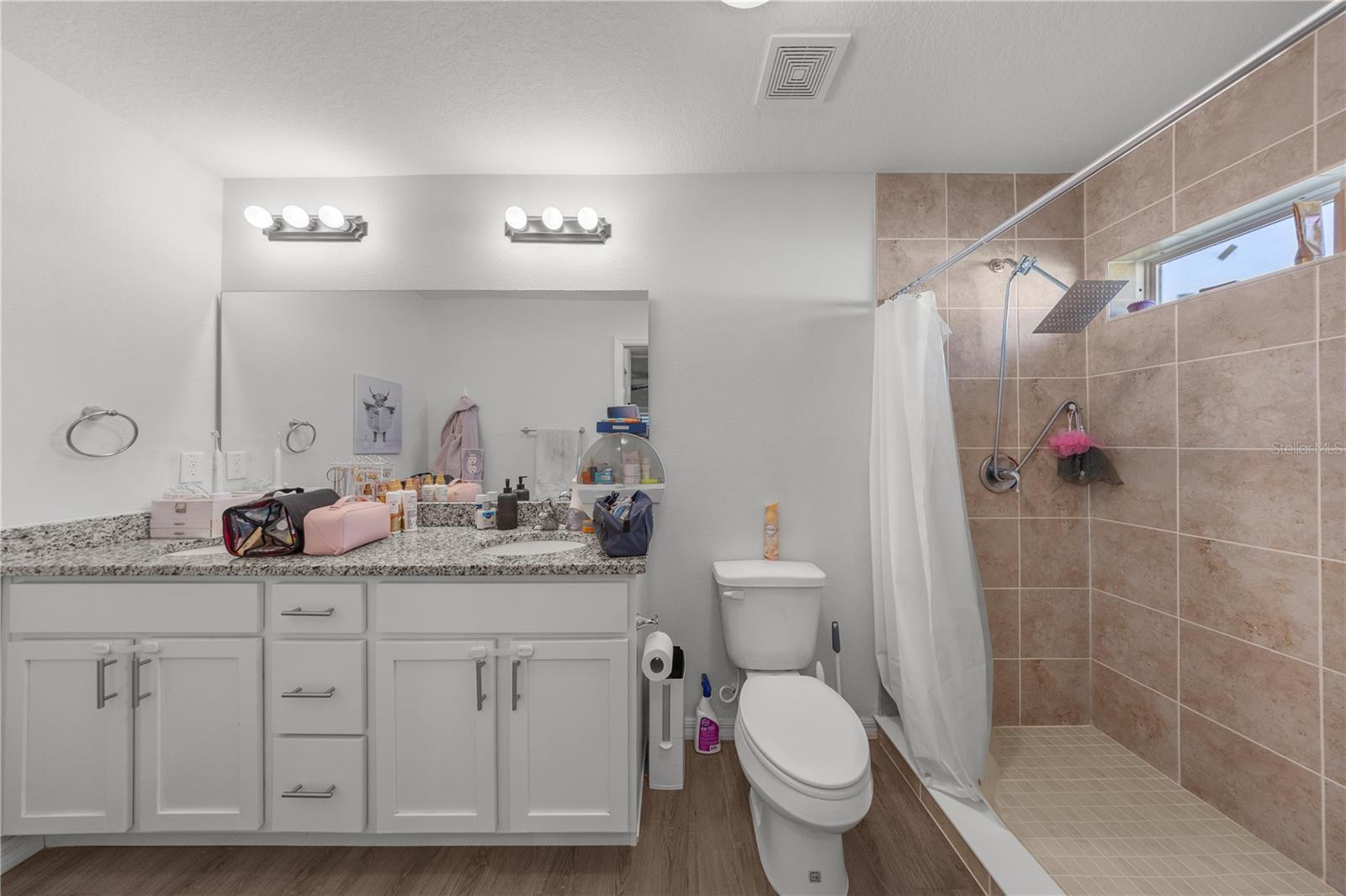 ROLLING RANCH ESTATE - Residential