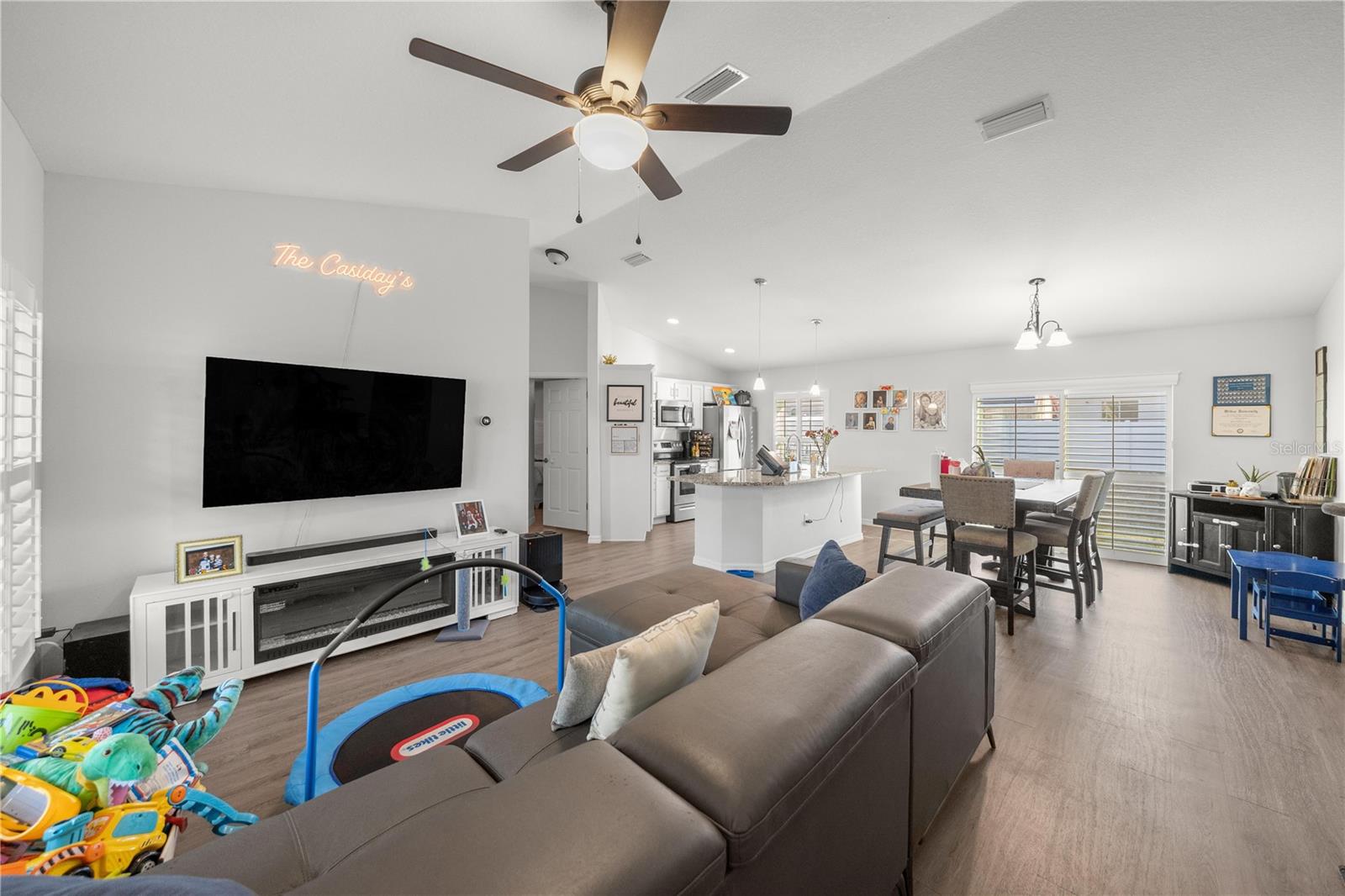 ROLLING RANCH ESTATE - Residential