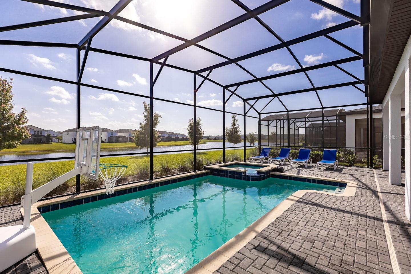 STOREY LAKE PH 3 - Residential