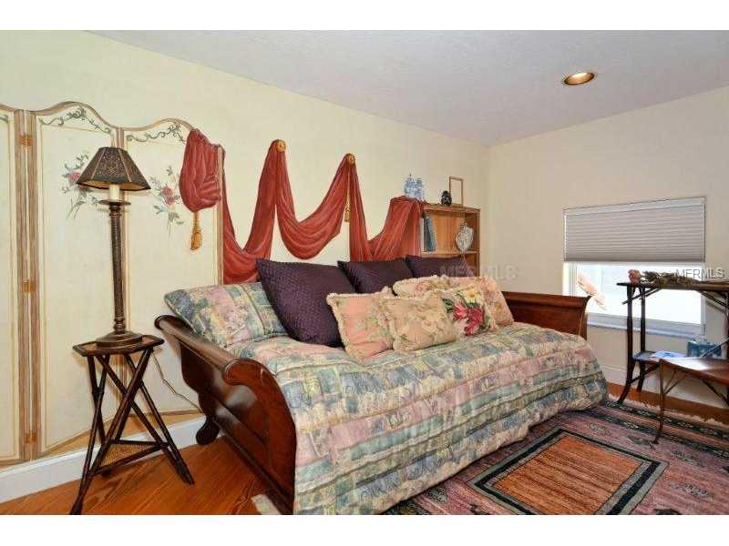 QUEENS HARBOUR - Residential