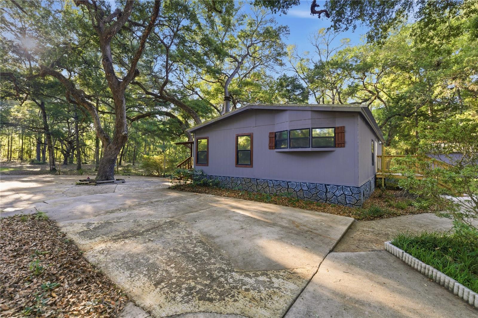 RALEIGH OAKS - Residential